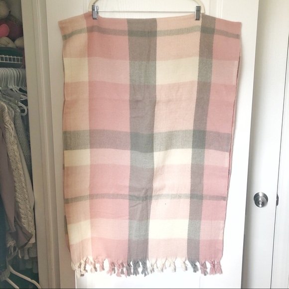 2/$30 Made in Korea wool blanket scarf - Picture 3 of 3